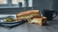 Nopea aamusandwich: täyteläistä makua dijon-sinapilla ja hunajalla